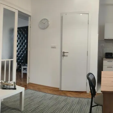 Apartment Vuk 1 *